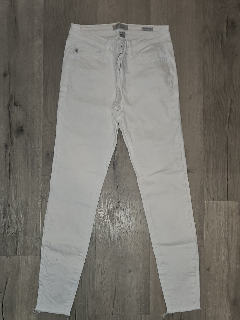 Judy Blue White Ankle Cropped Jeans
